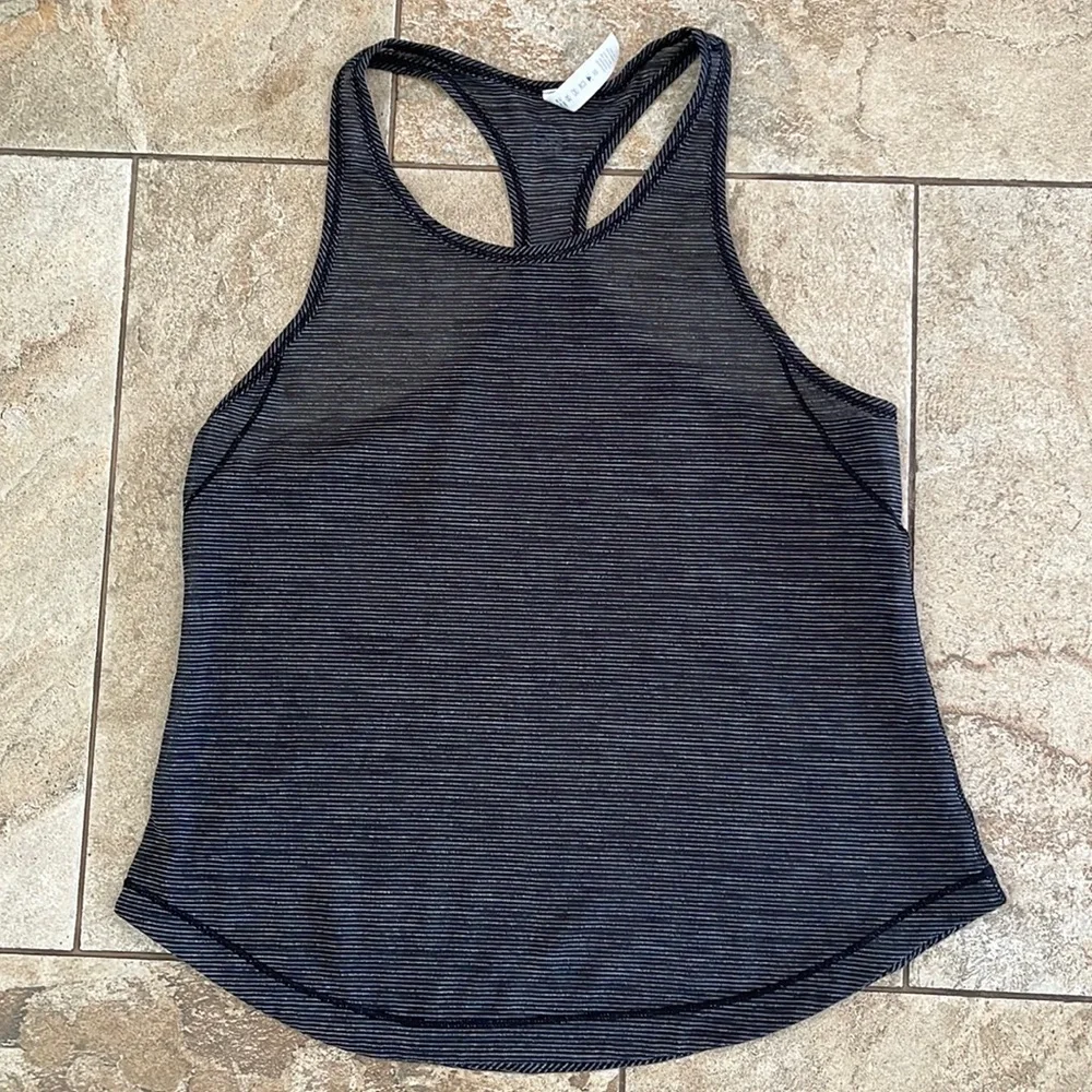 Lululemon Women’s Striped Loose Fit Racerback Lightweight Tank Top Size 6